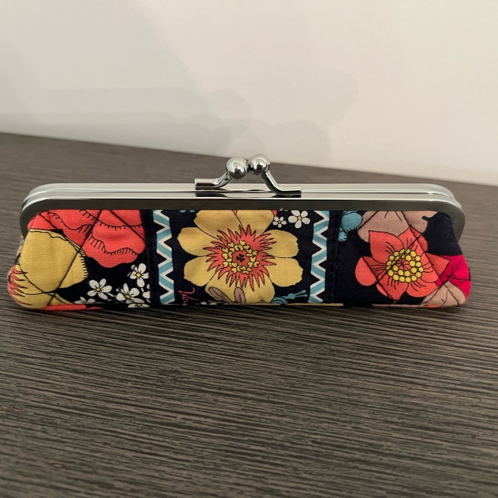 Vera Bradley Happy Snails Kisslock slim case